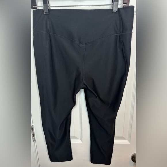 Nike Dri-Fit women’s black large 3/4 length capris exercise pants EUC - Picture 11 of 16
